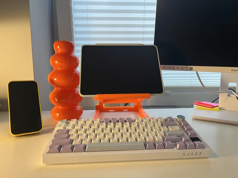 Ipad Stand - Laptop Stand