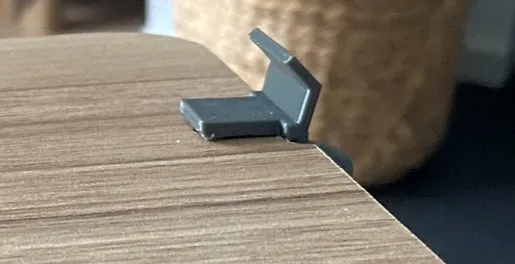 Hymer underseat battery compartment Clip