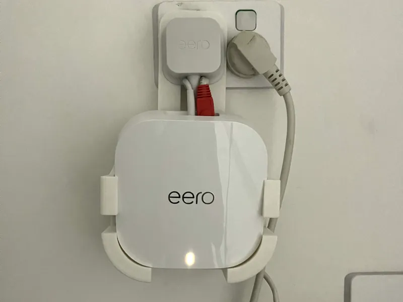 Eero 7 Au wall plug mount 