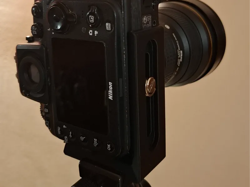 Universal DSLR & Mirrorless Camera L-Bracket