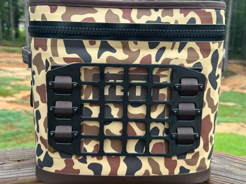 Soporte: Yeti Hopper Flip 12 MOLLE Panel — referencia de MakerWorld