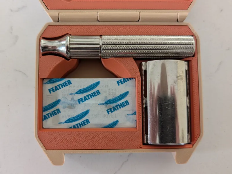 1940s Gillette Safety Razor Travel Box w/ Snaplock