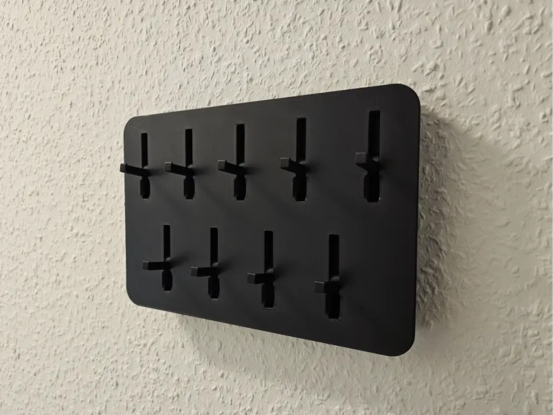 Schlüsselkasten mit versetzten Haken