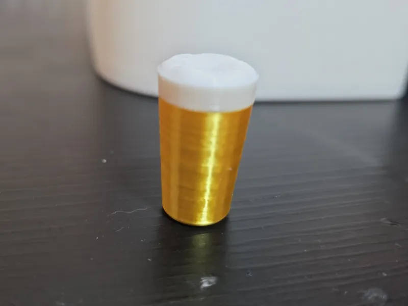 Pin de vaso de cerveza