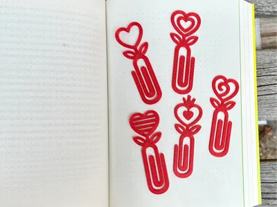 Heart peperclip bookmarks - cute heart set