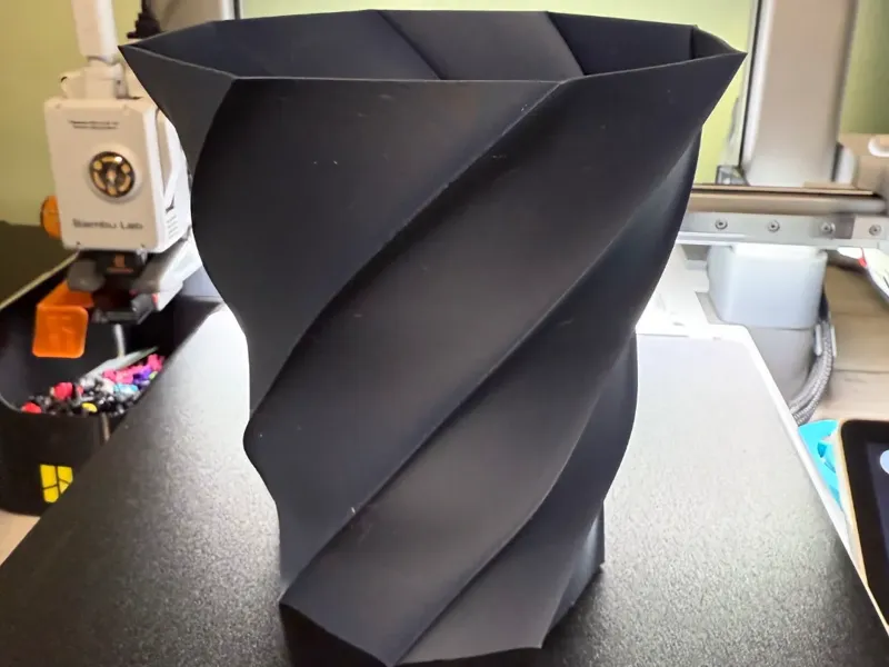 Spiral Vase / Desktop Trashcan - Vase Mode