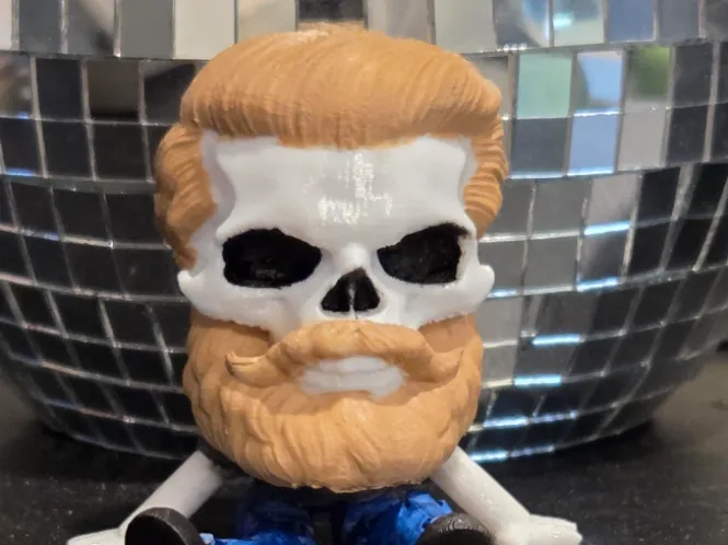 Big Head Skully with flexi legs