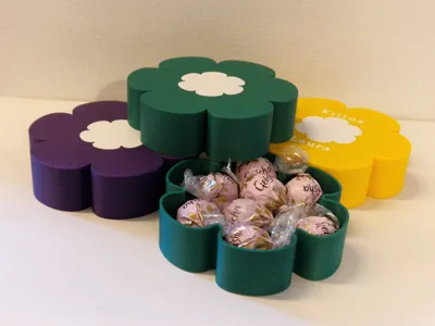 Flower-Shaped Gift Box - with and without text