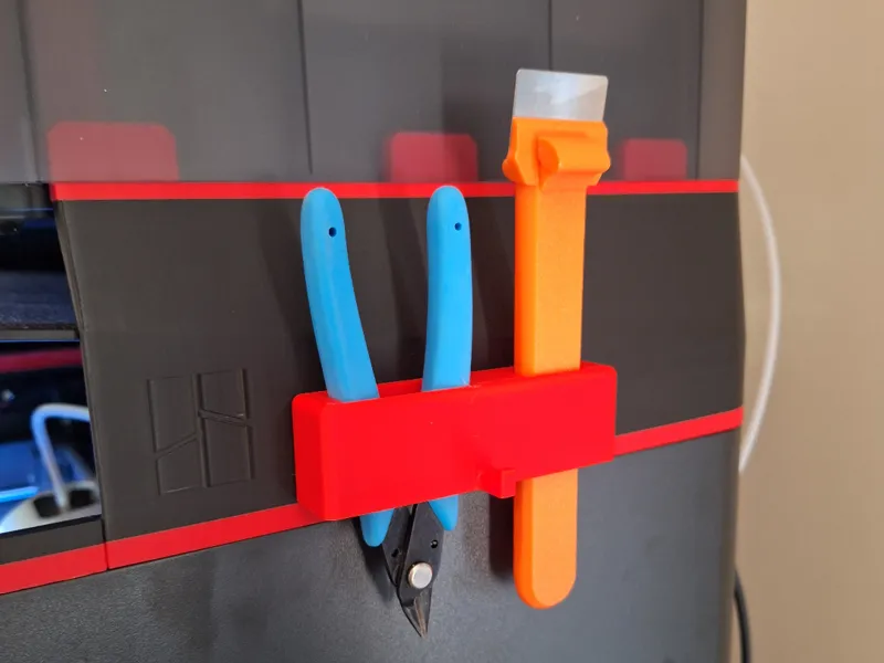 Scraper and Snip Holder