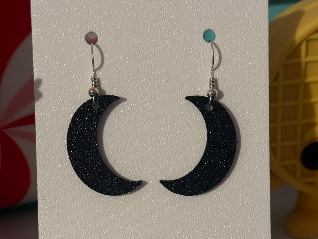 Crescent Moon Earrings - Minimalist Design