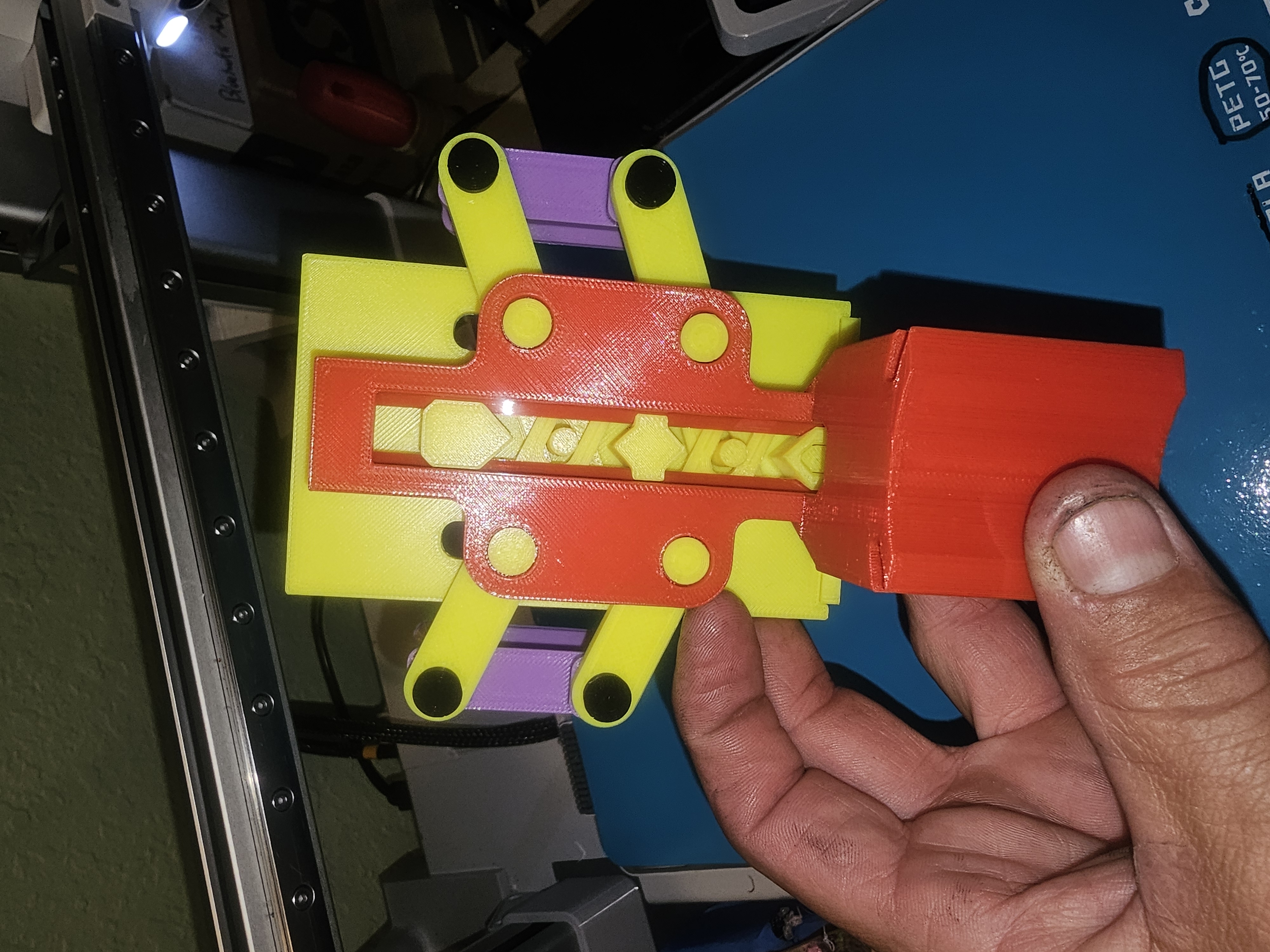 Miniatura 6 do modelo 3D 重力自夹紧手机架