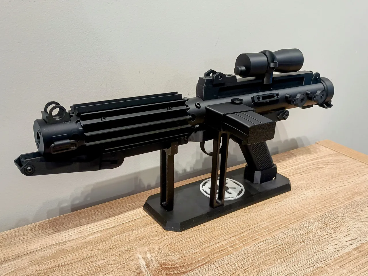 Star Wars E-11 Blaster RoTJ Version view 3