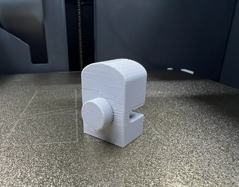 Cot bar mounting stud