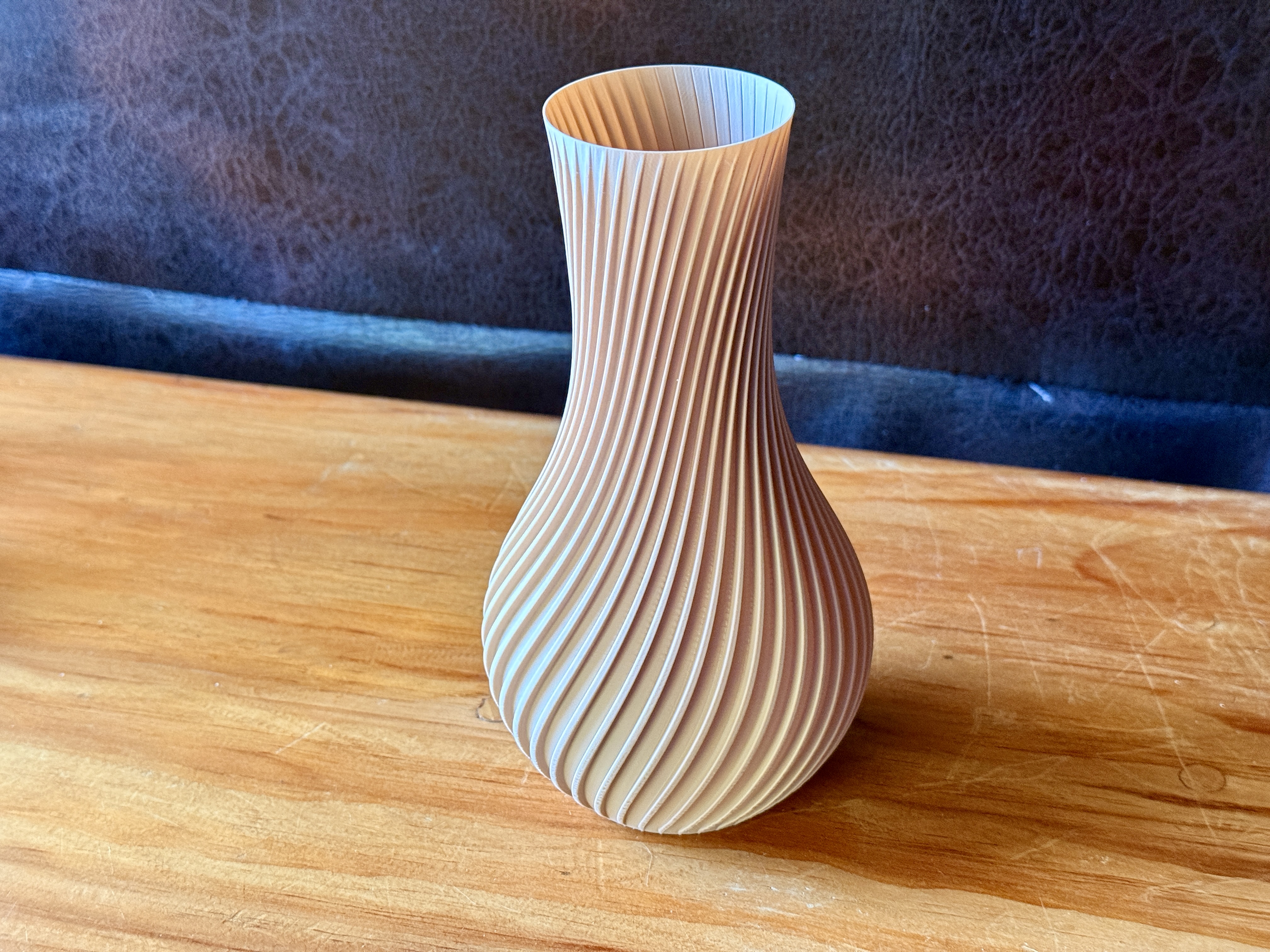 Miniatura 5 do modelo 3D Spiral Vase