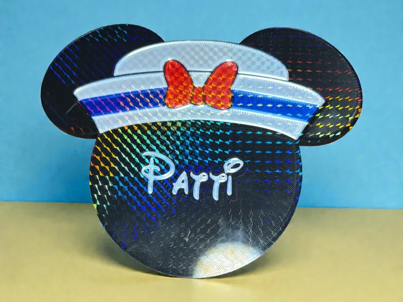 Captain Minnie door magnet
