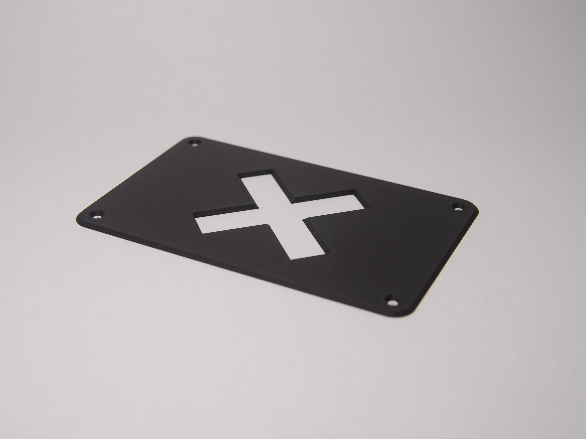 SLEEK STRAT BACKPLATE - CROSS HOLE