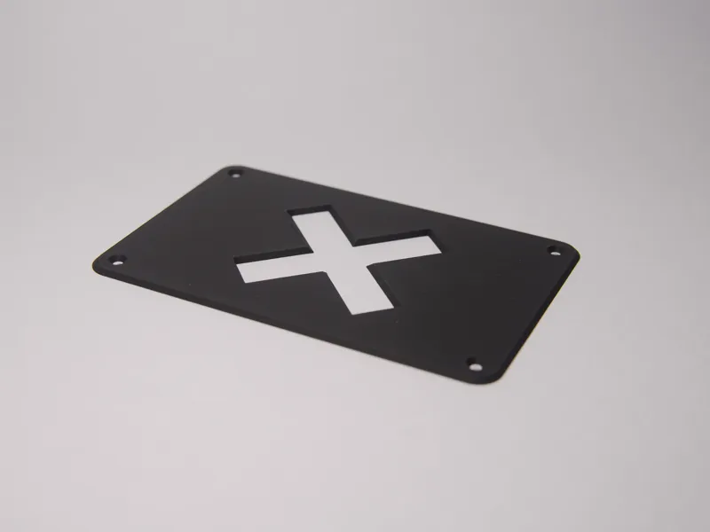 SLEEK STRAT BACKPLATE - CROSS HOLE