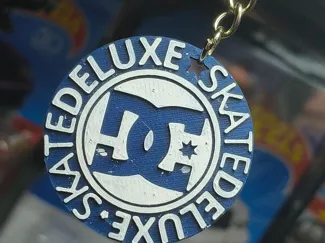 DC shoes keychain