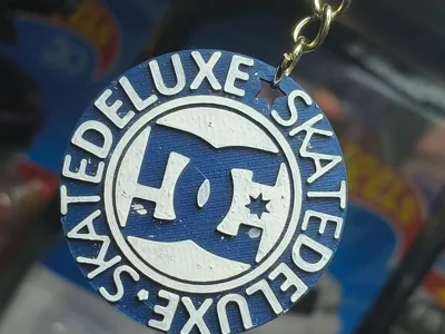 DC shoes keychain