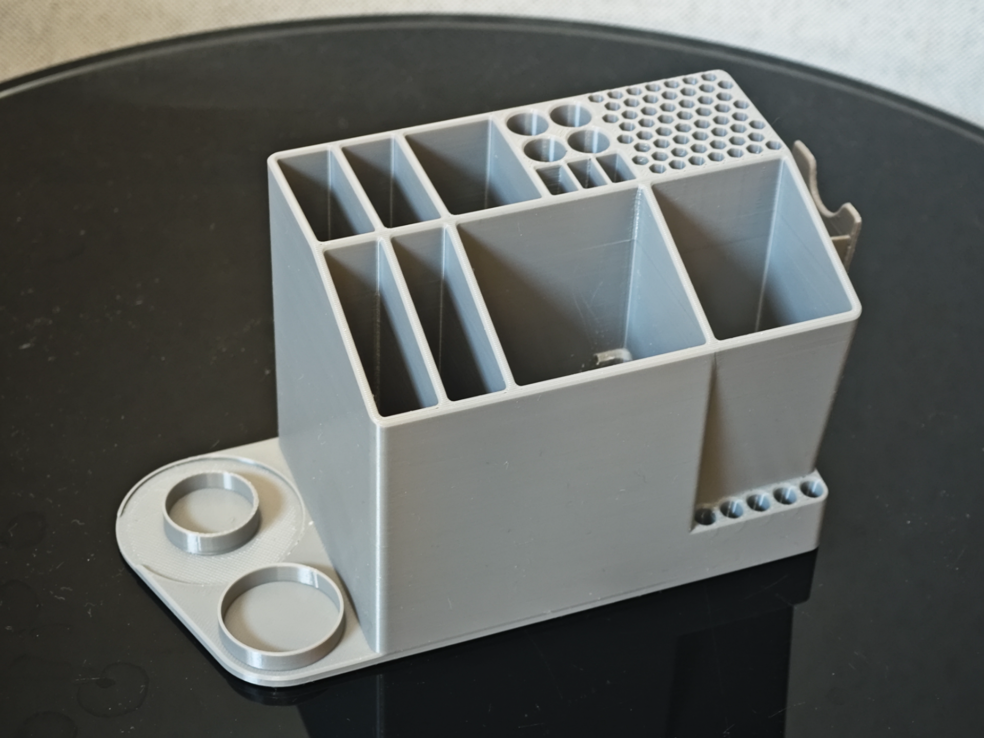 Miniatura 1 do modelo 3D 3D打印工具收纳盒，桌面整理器，电磨笔收纳