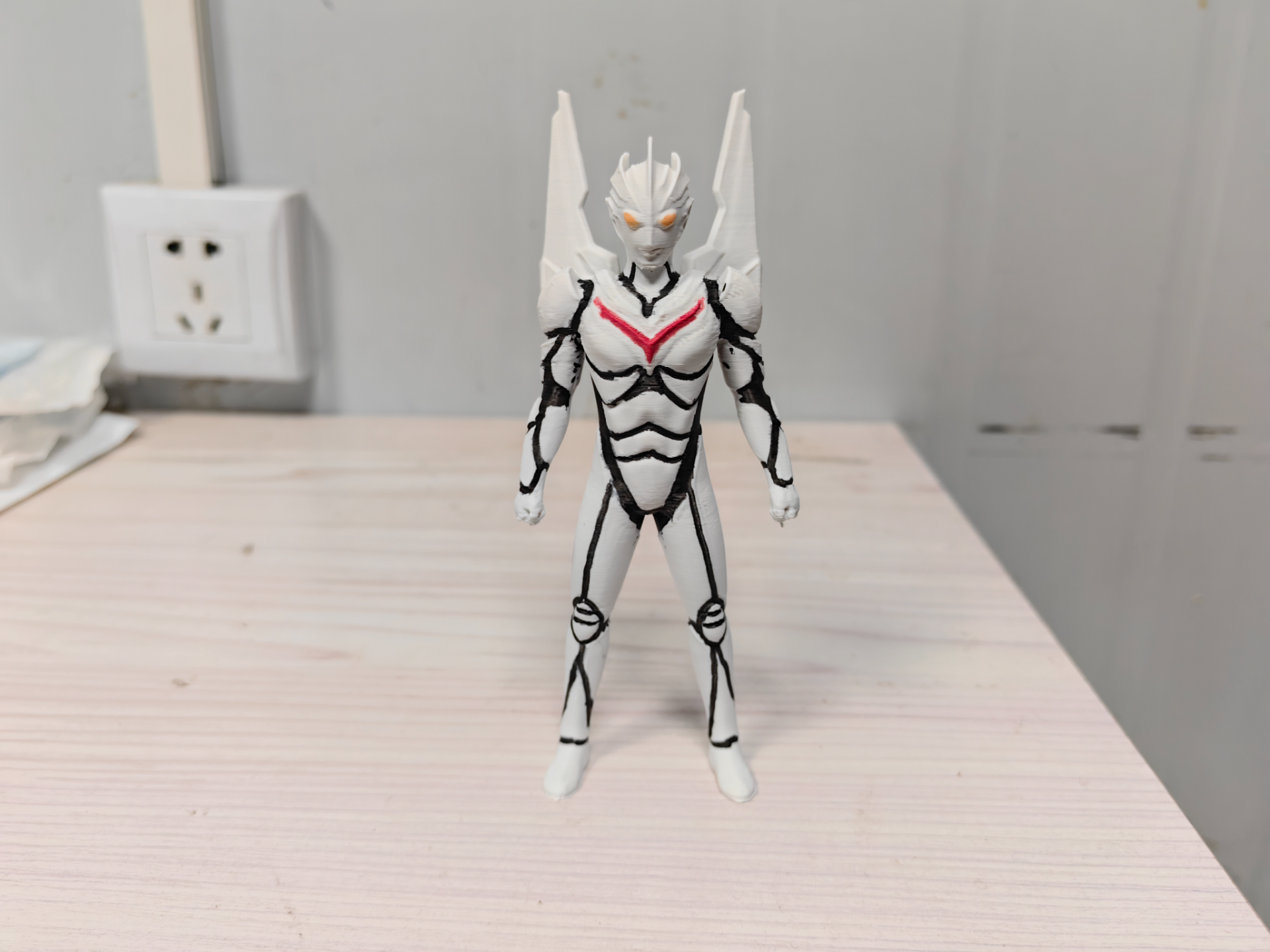 Dört gizemli Olym'den biri olan Ultraman Noah, renkli ve sıkışmış versiyon