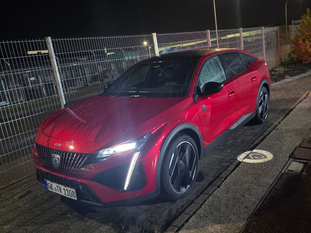 Peugeot 408