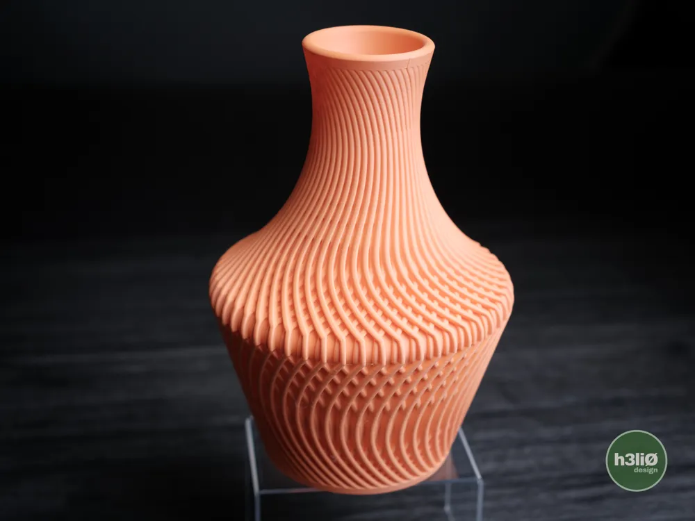 Vase Lucid réellement imprimé en 3D avec lignes spiralées