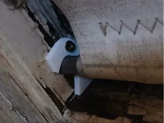 Haltekrallen für Velux Dachfensterrollos
