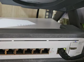 Uisp Console & Unifi Pro XG 8 (USW-Pro-XG-8-PoE)v2