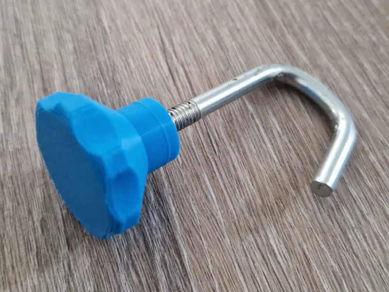 Sled backrest knob