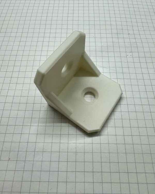 Équerre 40 mm, trou 8 mm