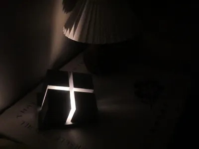 Non-vertical coordinate system lamp