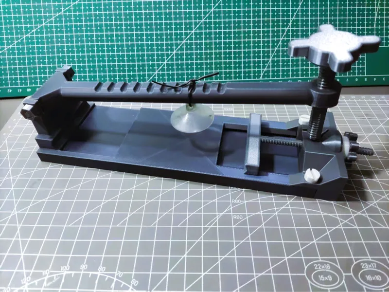 Mobile phone screen splitter