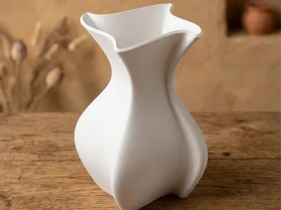 Nuvia Flow Vase