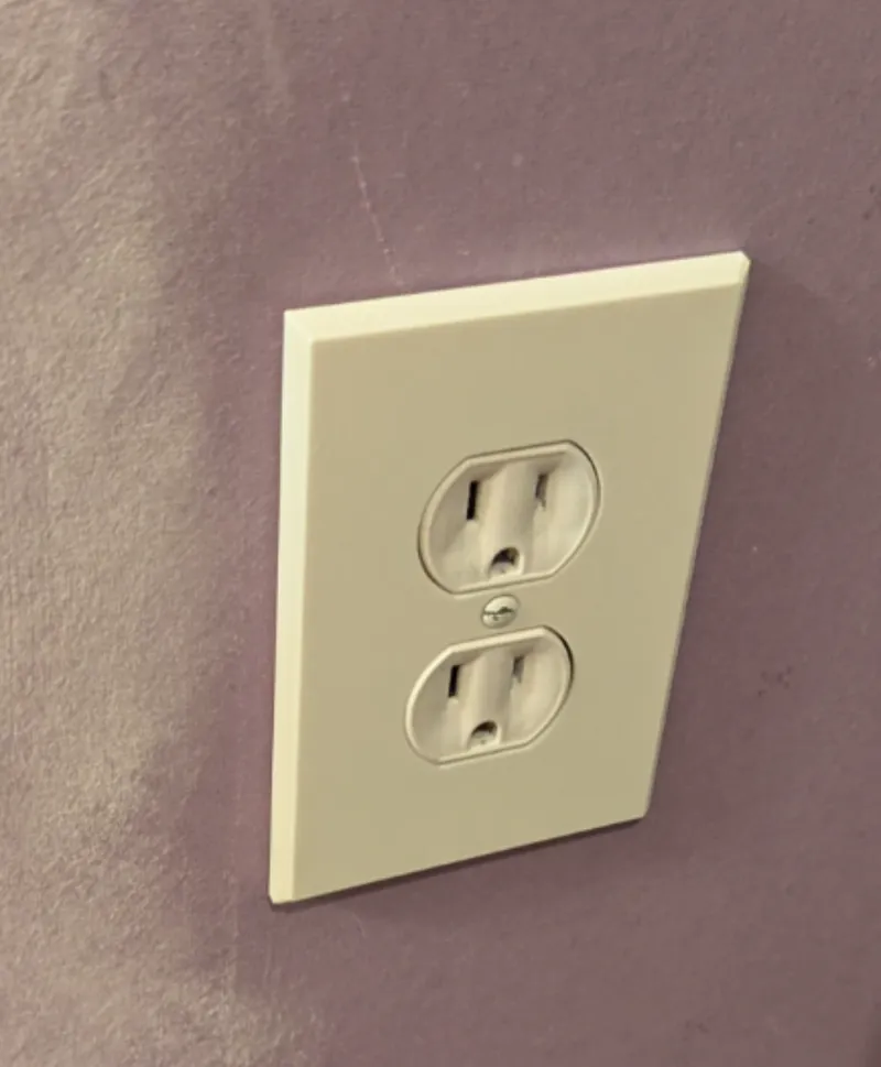 outlet plate simple