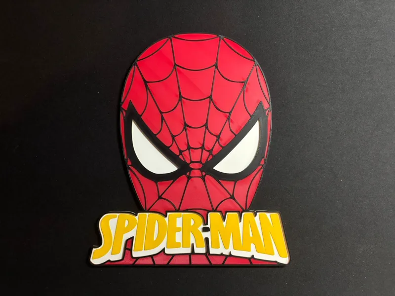 Spiderman con nombre Spiderman a colores pared