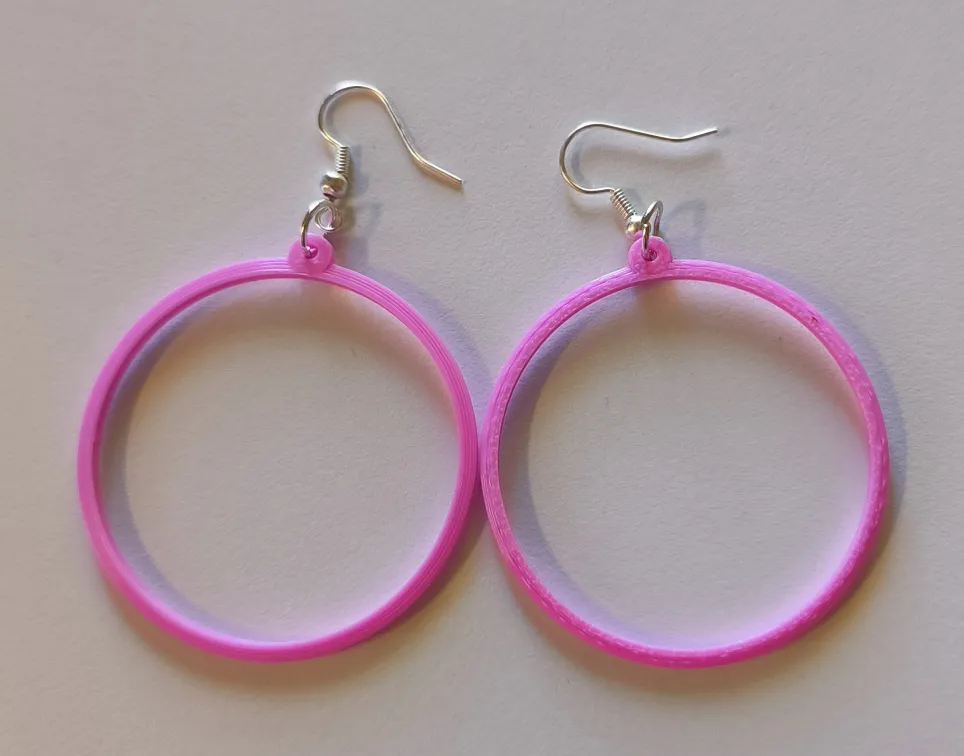Earring. Simple model view 2