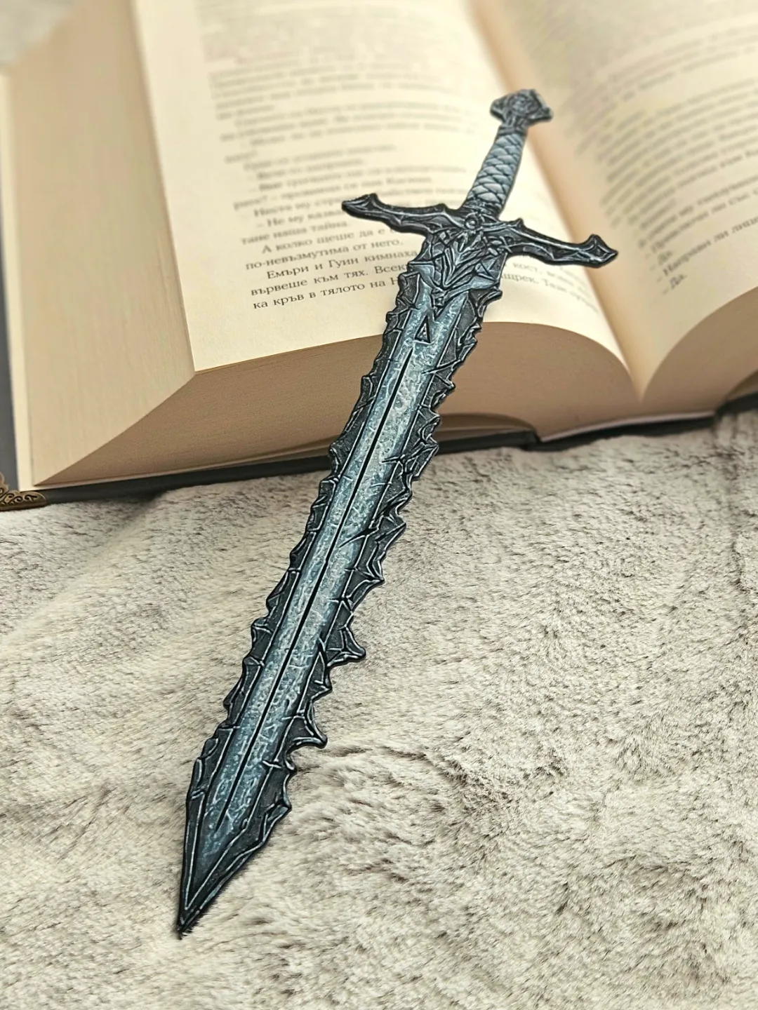 Nightfang - Bookmark Blade view 2