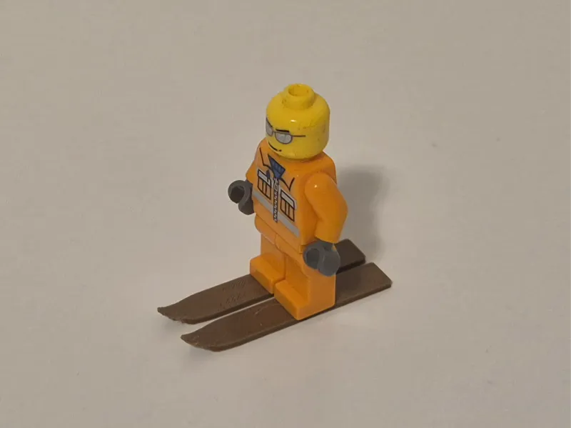 klemmbaustein Ski Legö minifigure