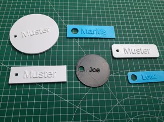 komplett personalisierbarer Schlüsselanhänger