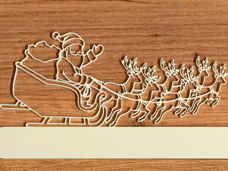 Weihnachtsmann auf Schlitten 
