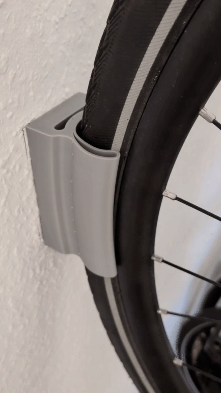 Simple bicycle wall mount
