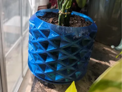 Minimal material Geometric design Planter w/ tray
