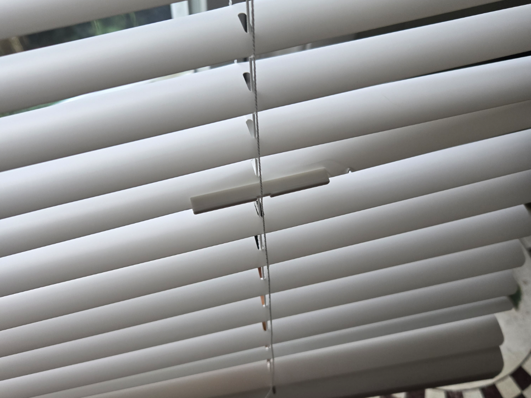 Horizontal Shades Fixing Apperature