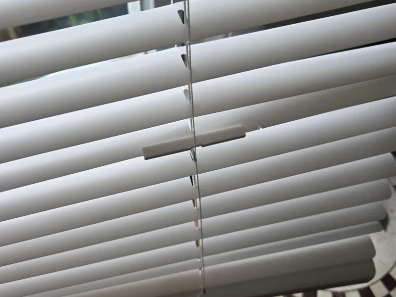 Horizontal Shades Fixing Apperature