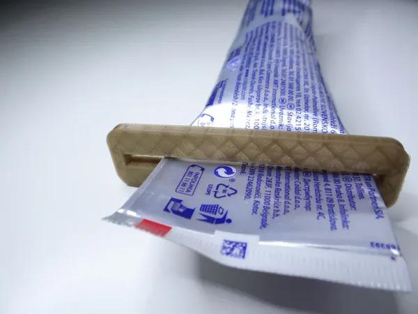 Presse-tube à dentifrice