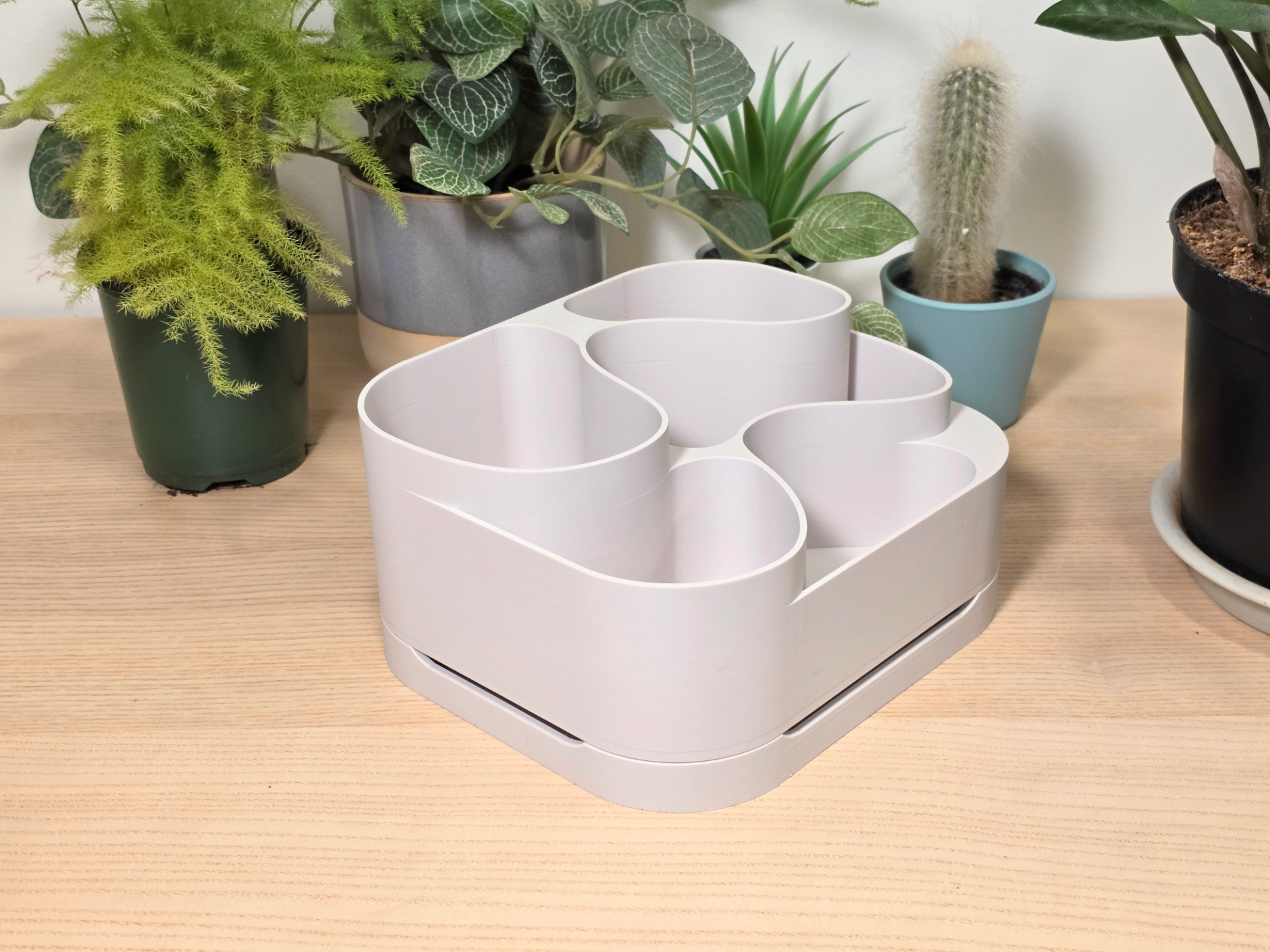 Miniatura 1 do modelo 3D Multi-Level Succulent Planter with Drainage
