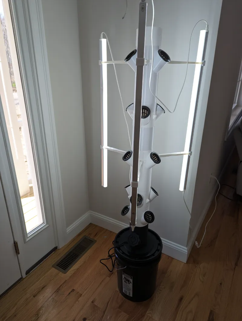 Barrina LED T5 Shoplight Mount for HydroTower