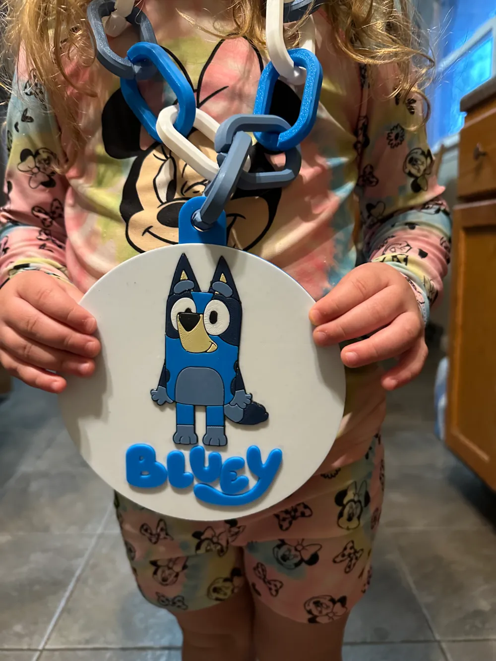 Bluey Oversized Logo Necklace by Hamilton’s Custom Creations - MakerWorld