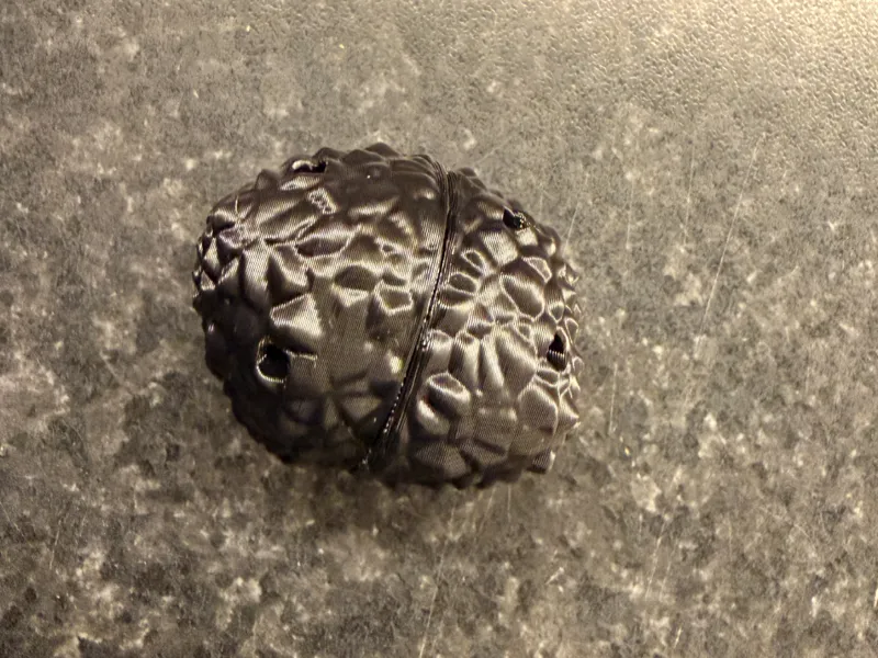 Plastic truffle for dog training - stronger thread